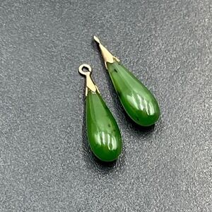 Vintage 14k Yellow Gold Capped Teardrop Pear-shaped Nephrite Jade Earrings March